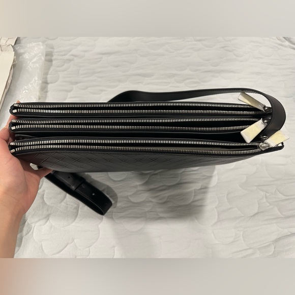 BOTTEGA VENETA Intrecciato Leather Shoulder Messenger Bag Large - Picture 16 of 16